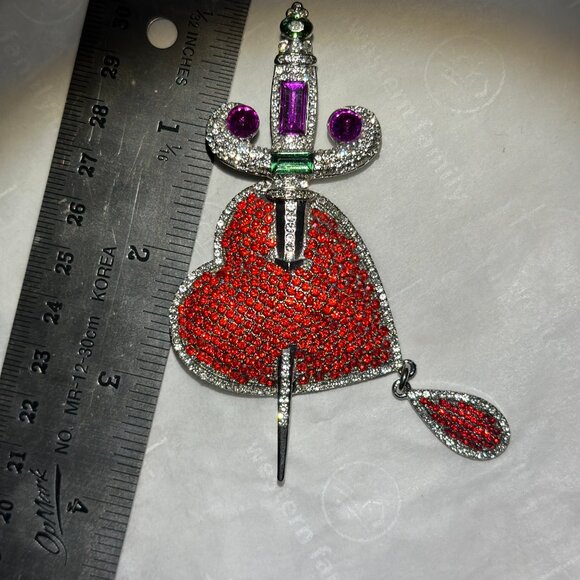 Vintage 1940's Heart and Sword Dagger Brooch Pendant | Curio | Antique | Gothic - Picture 3 of 3